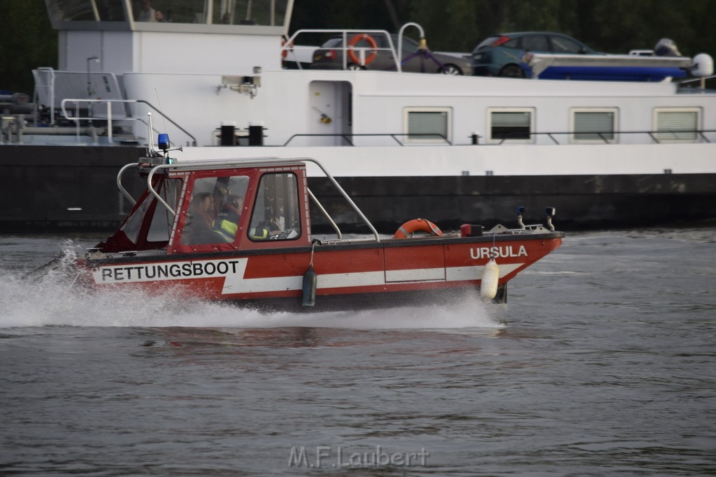 PRhein Koeln Porz Ensen Schwimmer untergegangen P135.JPG - Miklos Laubert